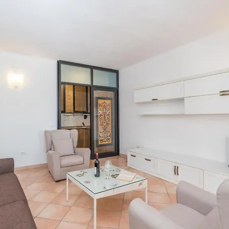 Apartment Vigna Marina V110 By Interhome